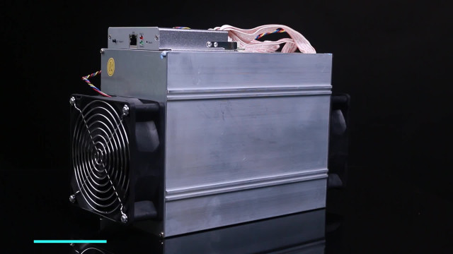 Обзор Antminer S19 Pro 